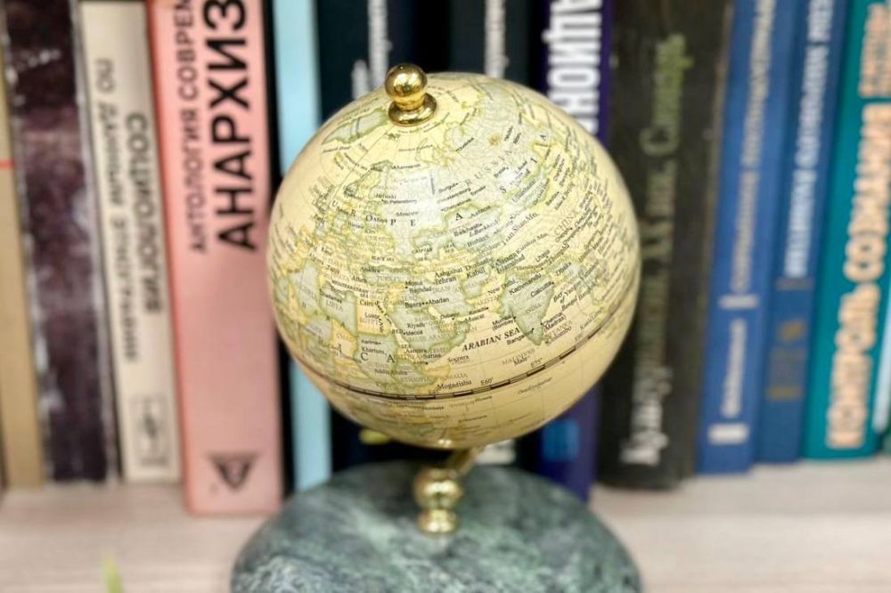Владимир Немцев: Недавно вышла в свет книга «Ключи от Евразии. Россия и Турция в Черноморском регионе», работа над которой велась в соавторстве с замечательными учёными Владимир Немцев: Недавно вышла в свет книга «Ключи от Евразии. Россия и Турция в Черноморском регионе», работа над которой велась в соавторстве с замечательными учёными
