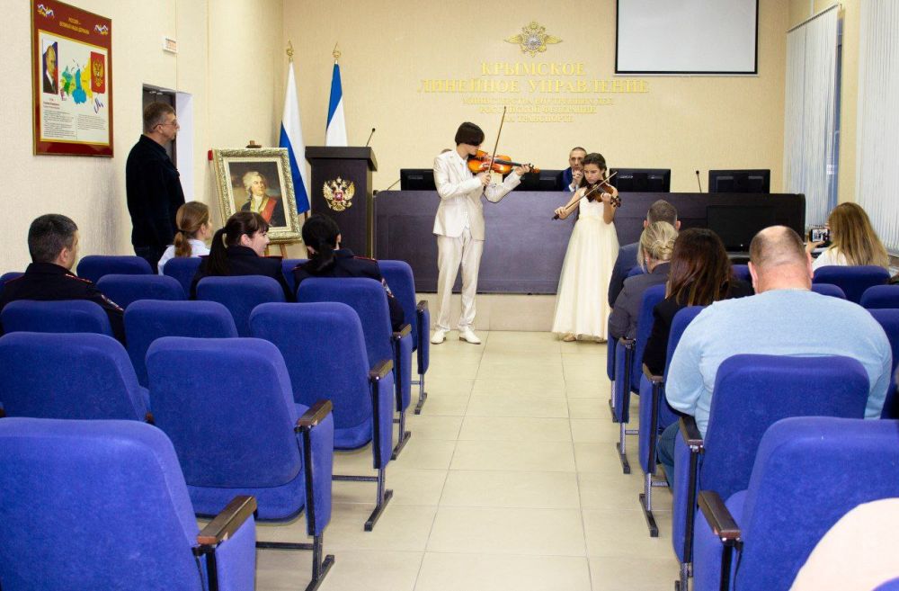 В Крымском ЛУ МВД России на транспорте состоялось итоговое заседание Общественного совета в 2024 году В Крымском ЛУ МВД России на транспорте состоялось итоговое заседание Общественного совета в 2024 году