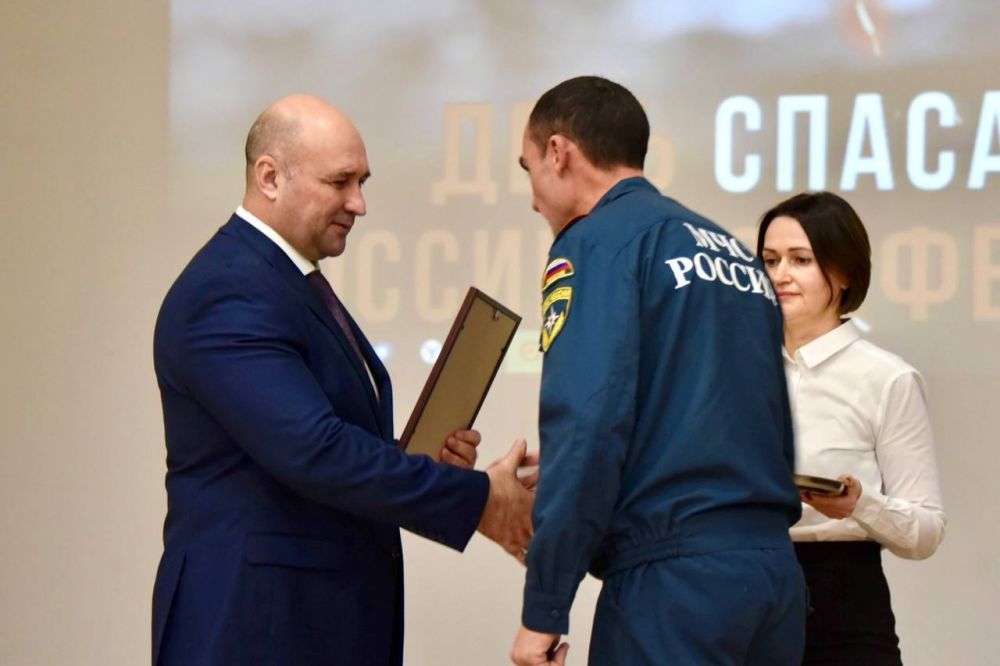 Владимир Немцев: Сегодня отмечается День спасателя Российской Федерации Владимир Немцев: Сегодня отмечается День спасателя Российской Федерации