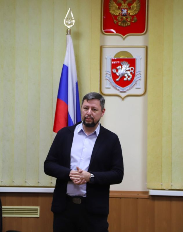 Ольга Урайкина: Сегодня в день спасателя Российской Федерации в администрации Бахчисарайского района состоялось торжественное чествование сотрудников МЧС, на котором присутствовали первый заместитель главы администрации... Ольга Урайкина: Сегодня в день спасателя Российской Федерации в администрации Бахчисарайского района состоялось торжественное чествование сотрудников МЧС, на котором присутствовали первый заместитель главы администрации...