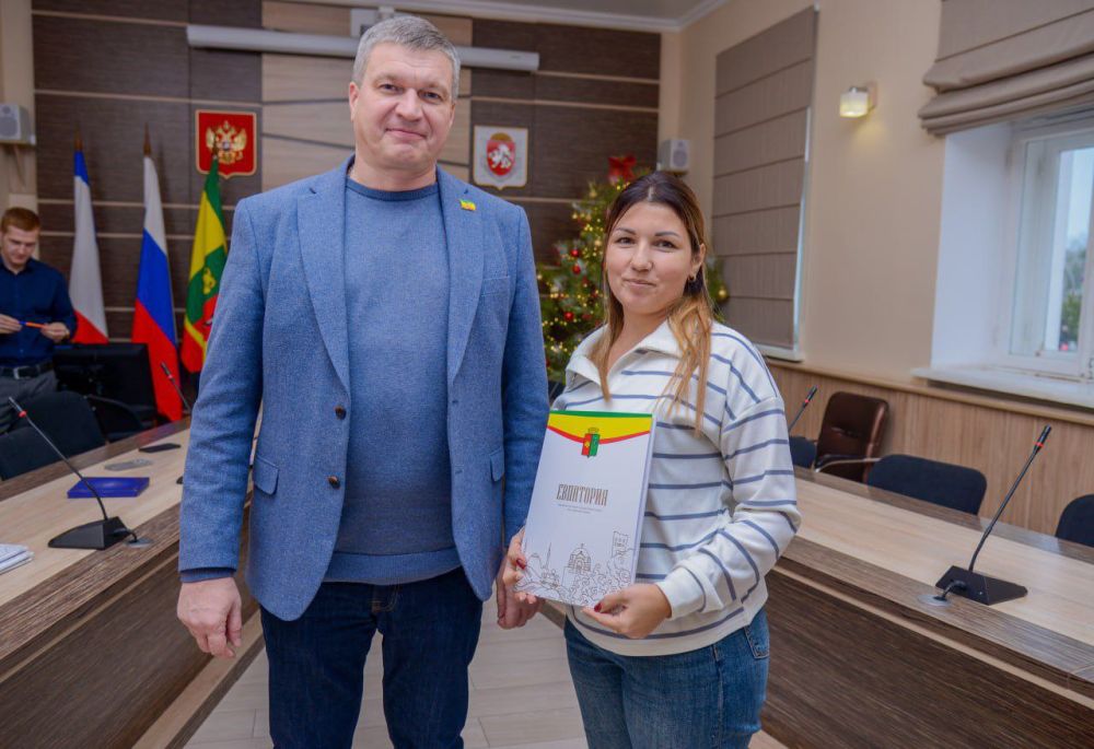 Александр Юрьев: Сегодня состоялось последнее в этом году вручение ключей от квартир и постановлений на выдачу земельных участков Александр Юрьев: Сегодня состоялось последнее в этом году вручение ключей от квартир и постановлений на выдачу земельных участков