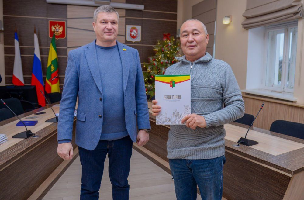 Александр Юрьев: Сегодня состоялось последнее в этом году вручение ключей от квартир и постановлений на выдачу земельных участков Александр Юрьев: Сегодня состоялось последнее в этом году вручение ключей от квартир и постановлений на выдачу земельных участков