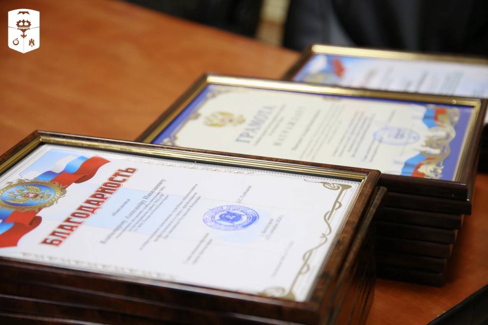 В Бахчисарае чествовали спасателей В Бахчисарае чествовали спасателей