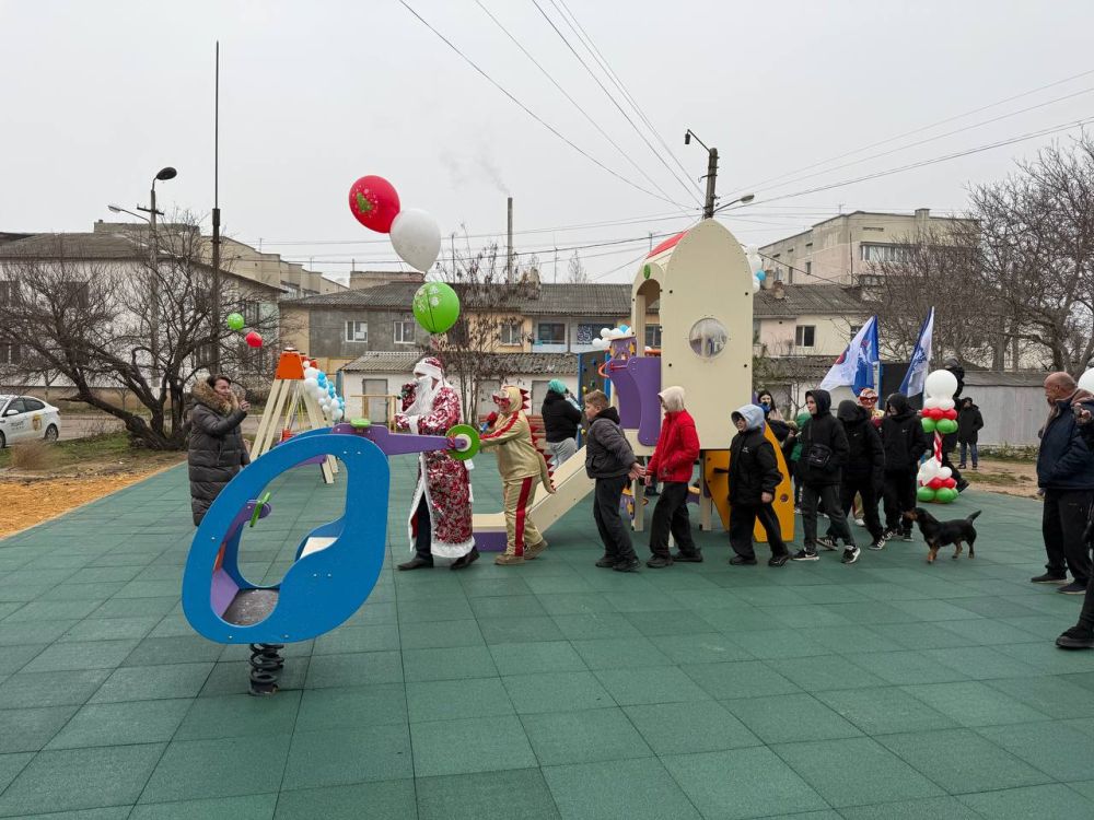 Анастасия Гридчина: Сегодня в с. Белоглинка Мирновского сельского поселения состоялась открытия новой детской площадки, ставшей поистине зимним чудом для детворы нашего села Анастасия Гридчина: Сегодня в с. Белоглинка Мирновского сельского поселения состоялась открытия новой детской площадки, ставшей поистине зимним чудом для детворы нашего села