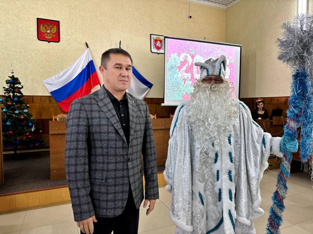 Александр Дудинов: Сегодня провел последнее в этом году рабочее совещание с коллективом администрации и руководителями подведомственных учреждений Александр Дудинов: Сегодня провел последнее в этом году рабочее совещание с коллективом администрации и руководителями подведомственных учреждений