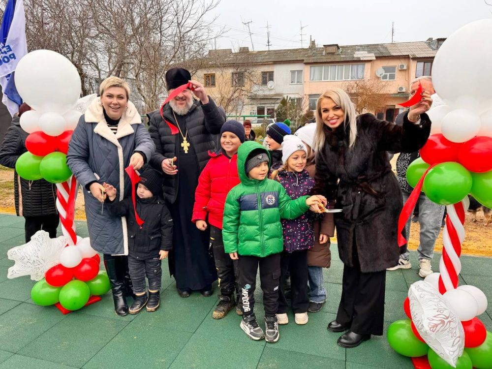 Анастасия Гридчина: Сегодня в с. Белоглинка Мирновского сельского поселения состоялась открытия новой детской площадки, ставшей поистине зимним чудом для детворы нашего села Анастасия Гридчина: Сегодня в с. Белоглинка Мирновского сельского поселения состоялась открытия новой детской площадки, ставшей поистине зимним чудом для детворы нашего села