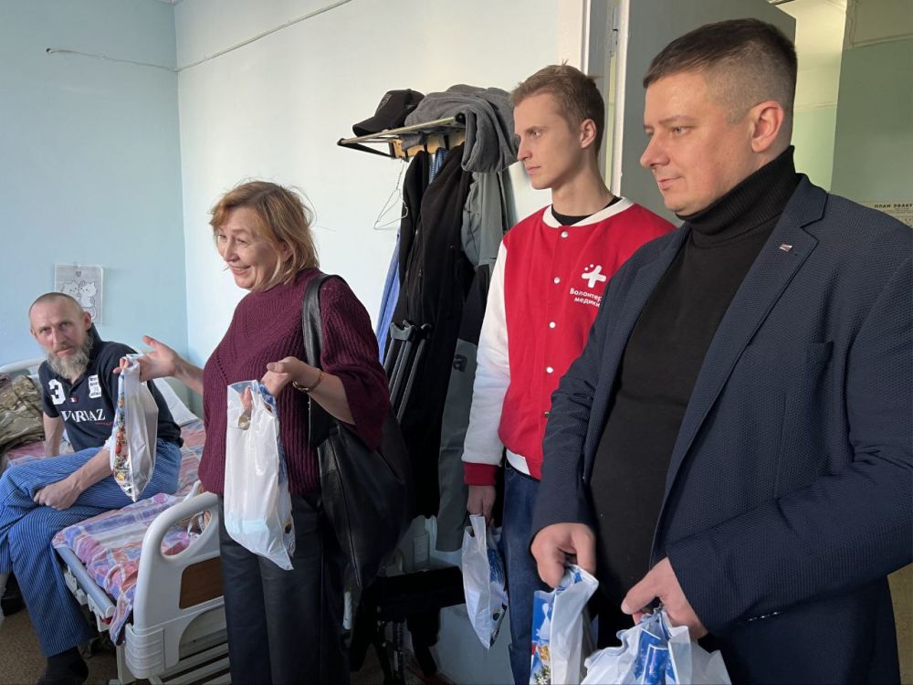 Участников СВО, проходящих лечение, поздравили с наступающим Новым годом Участников СВО, проходящих лечение, поздравили с наступающим Новым годом