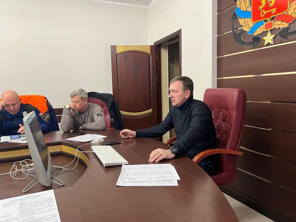 Алексей Ерёменко: В Керченском проливе продолжаются работы по ликвидации последствий разлива нефтепродуктов Алексей Ерёменко: В Керченском проливе продолжаются работы по ликвидации последствий разлива нефтепродуктов