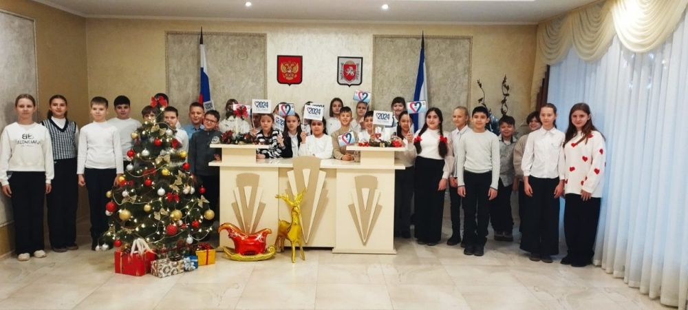 В последние дни уходящего года Джанкойский районный отдел ЗАГС проводил День открытых дверей для учащихся 5-х классов лицея «Многоуровневый образовательный комплекс №2» г. Джанкоя В последние дни уходящего года Джанкойский районный отдел ЗАГС проводил День открытых дверей для учащихся 5-х классов лицея «Многоуровневый образовательный комплекс №2» г. Джанкоя
