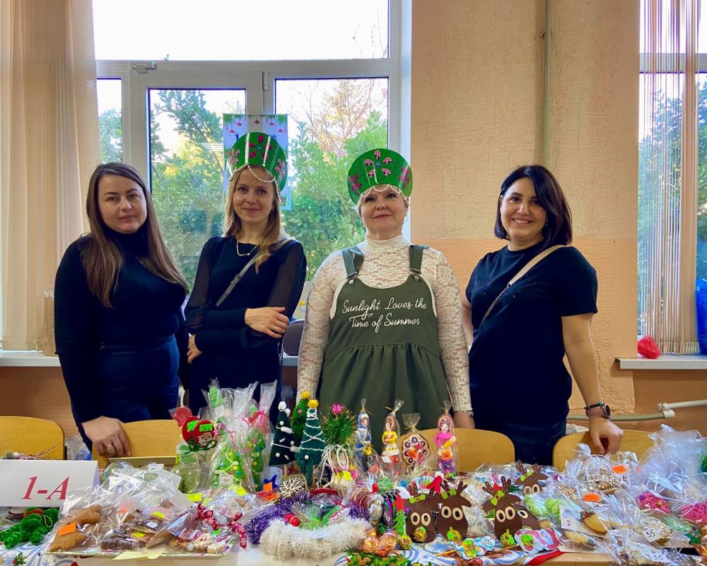 Новогодняя благотворительная ярмарка Новогодняя благотворительная ярмарка