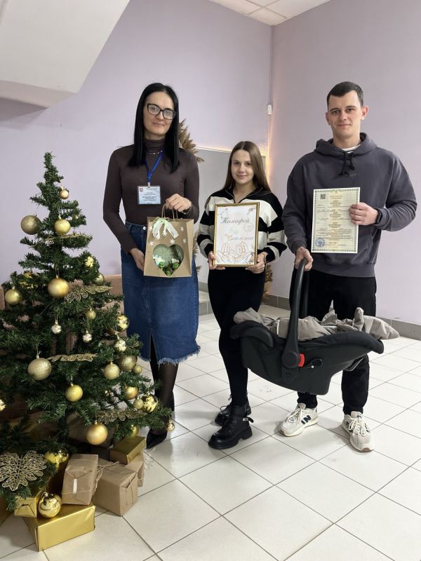 Сегодня Керченским городским отделом ЗАГС также была проведена первая государственная регистрация рождения Сегодня Керченским городским отделом ЗАГС также была проведена первая государственная регистрация рождения