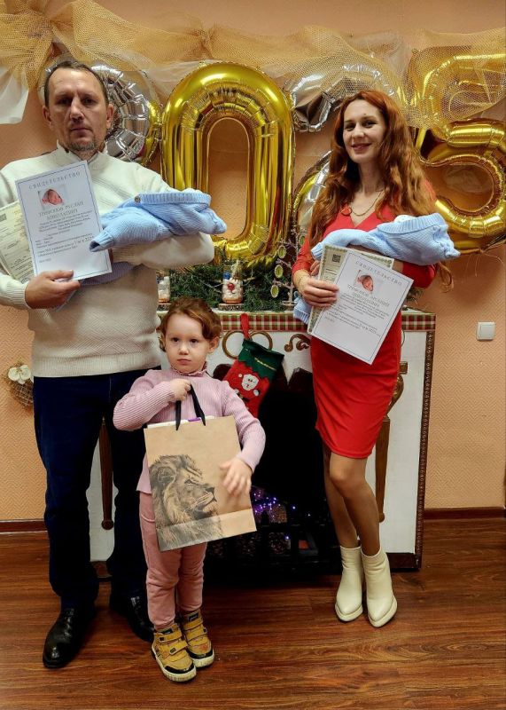 Первую регистрацию рождения в 2025 году произвёл также Ялтинский городской отдел ЗАГС Первую регистрацию рождения в 2025 году произвёл также Ялтинский городской отдел ЗАГС