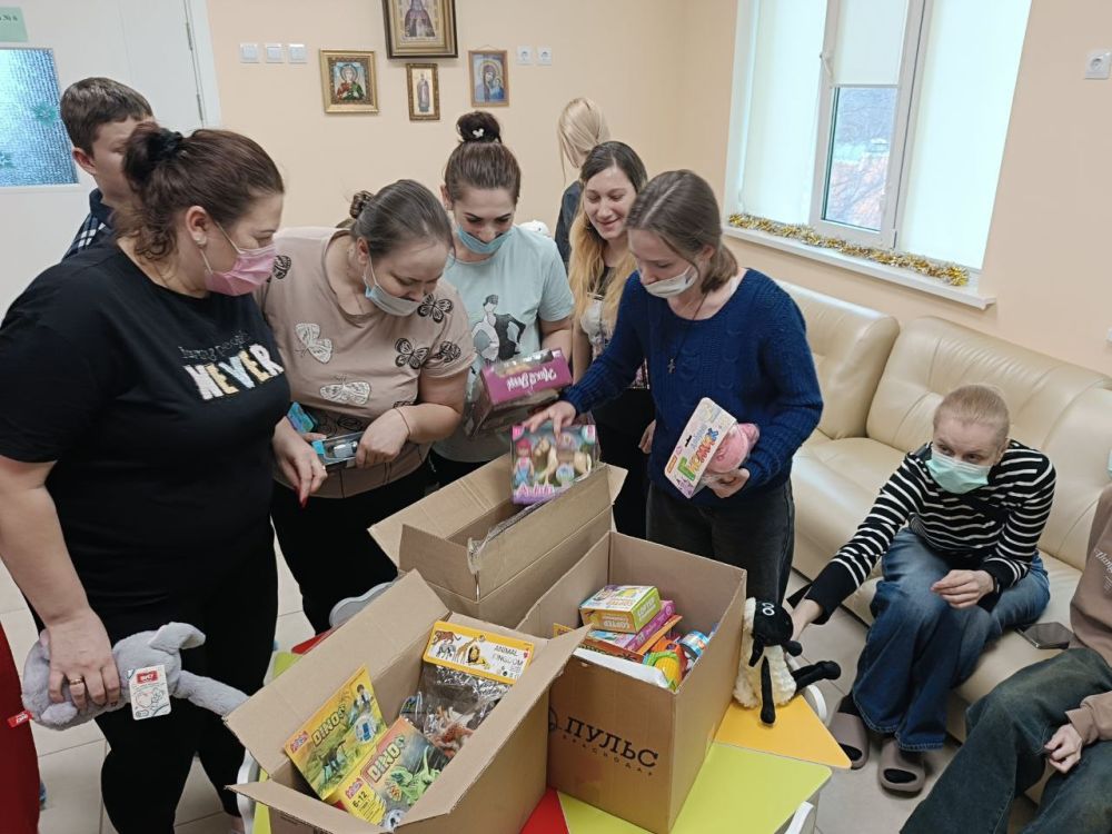 Будь храбрым и здоровым. Главный следователь полуострова с подарками навестил маленьких пациентов республиканской детской больницы Будь храбрым и здоровым. Главный следователь полуострова с подарками навестил маленьких пациентов республиканской детской больницы