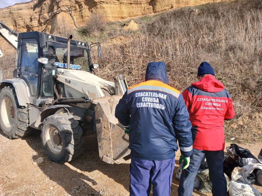 В Севастополе вывезли 90,5 тонн грунта, загрязненного мазутом В Севастополе вывезли 90,5 тонн грунта, загрязненного мазутом