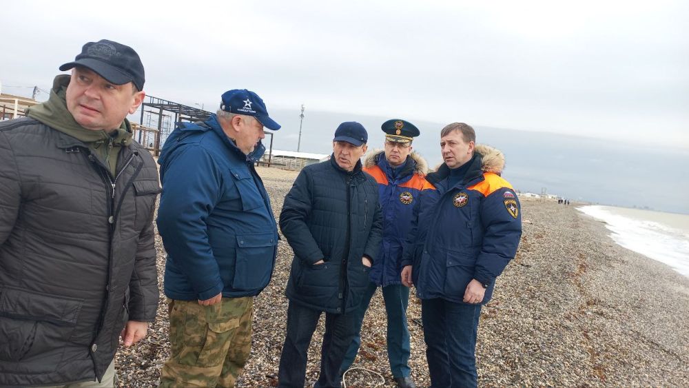 Алексей Ерёменко в составе рабочей группы под руководством Председателя Совета министров Республики Крым Юрия Гоцанюка посетил ГО Евпатория и Сакский р-н, где проверил ход работ по ликвидации ЧС Алексей Ерёменко в составе рабочей группы под руководством Председателя Совета министров Республики Крым Юрия Гоцанюка посетил ГО Евпатория и Сакский р-н, где проверил ход работ по ликвидации ЧС