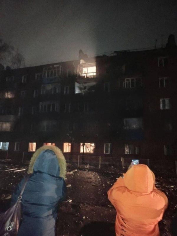 Ночью противник осуществил масштабный налет беспилотников на несколько российских регионов, Минобороны России сообщило об уничтожении сразу 85 украинских дронов Ночью противник осуществил масштабный налет беспилотников на несколько российских регионов, Минобороны России сообщило об уничтожении сразу 85 украинских дронов