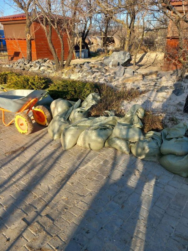 Мазут добрался до Азовского моря Мазут добрался до Азовского моря