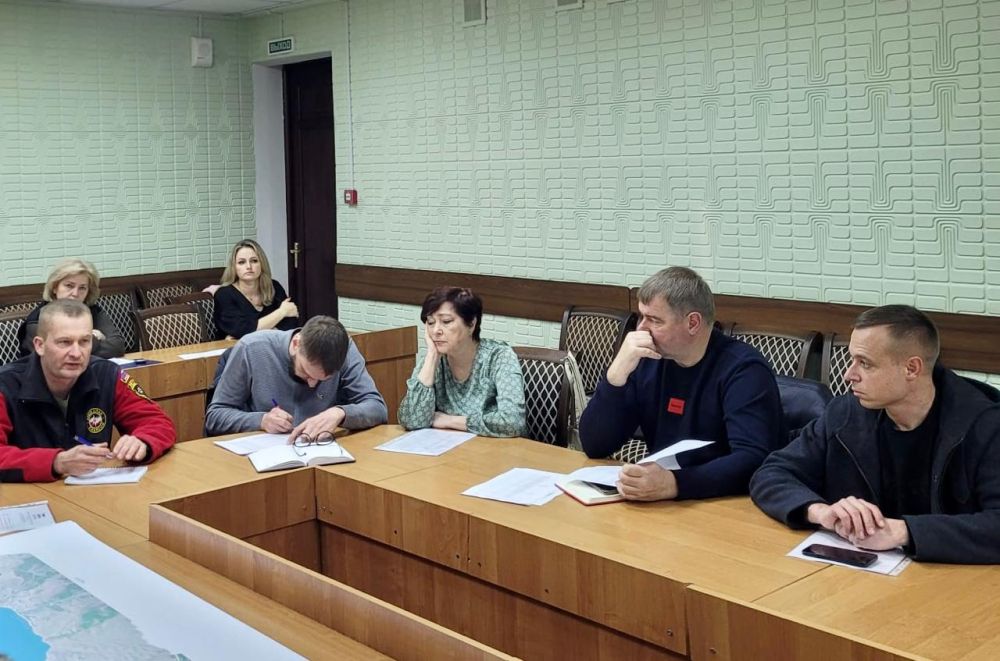Галина Огнёва: Провели заседание оперативного Штаба по предотвращению распространения нефтепродуктов по водной глади Чёрного моря вдоль побережья Алуштинского муниципалитета Галина Огнёва: Провели заседание оперативного Штаба по предотвращению распространения нефтепродуктов по водной глади Чёрного моря вдоль побережья Алуштинского муниципалитета