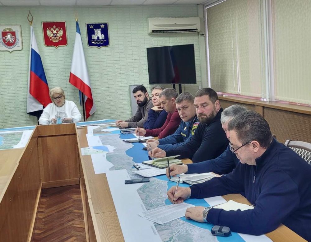 Галина Огнёва: Провели заседание оперативного Штаба по предотвращению распространения нефтепродуктов по водной глади Чёрного моря вдоль побережья Алуштинского муниципалитета Галина Огнёва: Провели заседание оперативного Штаба по предотвращению распространения нефтепродуктов по водной глади Чёрного моря вдоль побережья Алуштинского муниципалитета