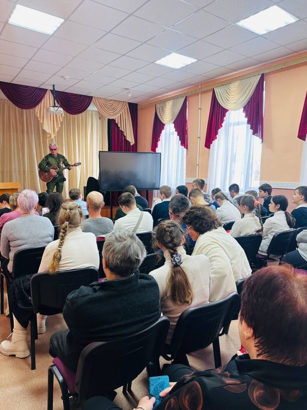 В Севастополе полицейские провели профилактическое мероприятие для школьников В Севастополе полицейские провели профилактическое мероприятие для школьников
