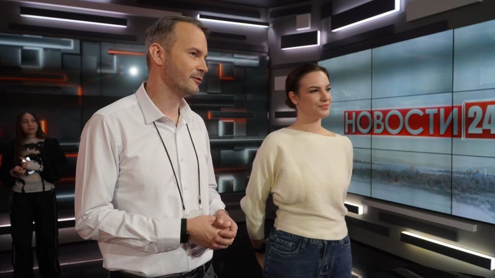 В День российской печати студентам-журналистам провели экскурсии по типографии «Таврида» и телерадиокомпании «Крым» В День российской печати студентам-журналистам провели экскурсии по типографии «Таврида» и телерадиокомпании «Крым»