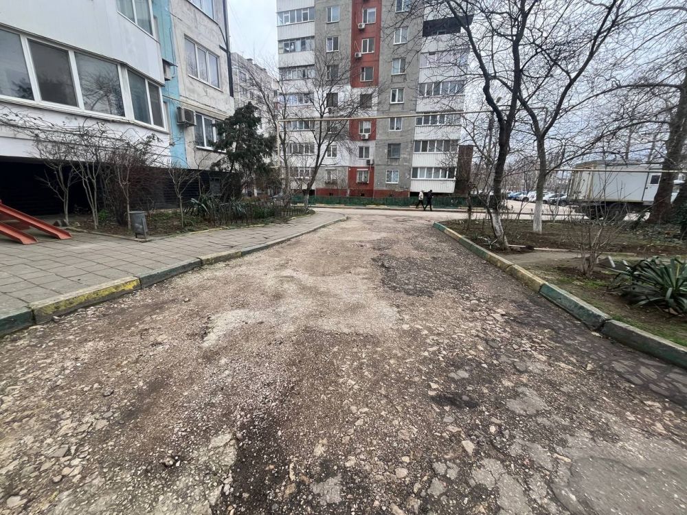 В Керчи ведется подготовка к продолжению комплексного благоустройства ряда придомовых территорий В Керчи ведется подготовка к продолжению комплексного благоустройства ряда придомовых территорий
