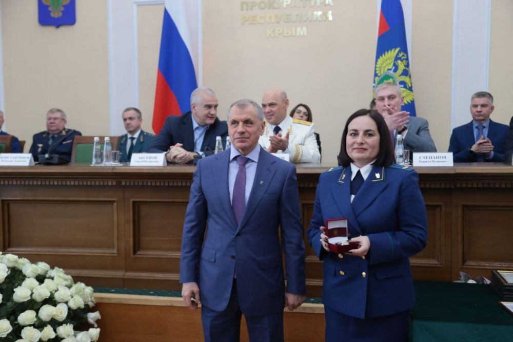 Владимир Константинов: В республике сформировано надёжное, профессиональное прокурорское сообщество Владимир Константинов: В республике сформировано надёжное, профессиональное прокурорское сообщество