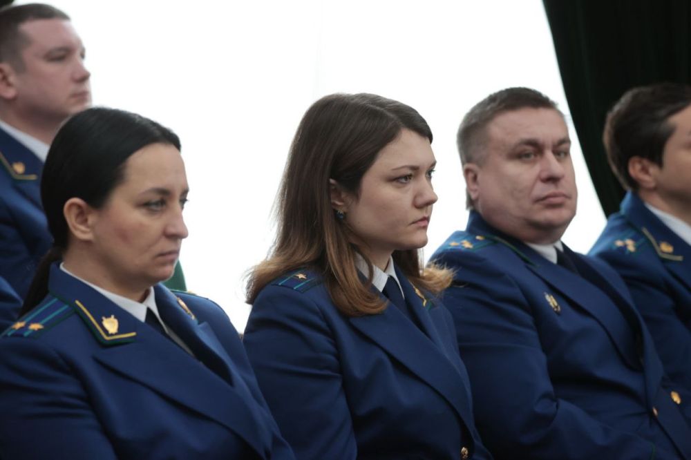 Владимир Константинов: В республике сформировано надёжное, профессиональное прокурорское сообщество Владимир Константинов: В республике сформировано надёжное, профессиональное прокурорское сообщество