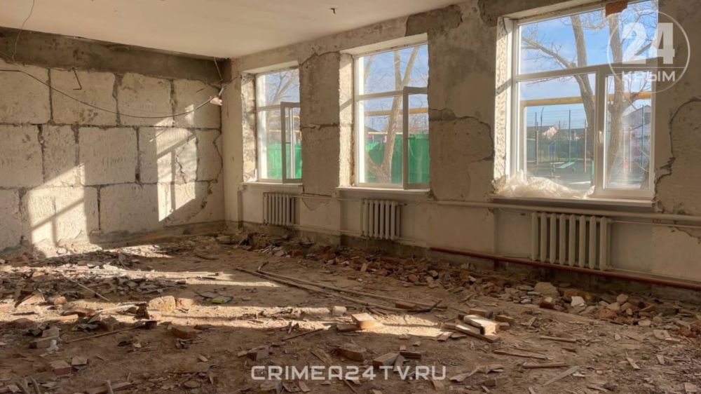 В Черноморском районе приступили к капремонту Новосельской средней школы В Черноморском районе приступили к капремонту Новосельской средней школы