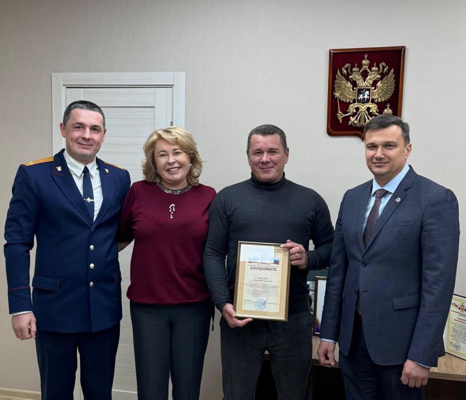 Константин Шимановский: Вместе с главой администрации Ялты Яниной Петровной Павленко чествовали сотрудников Следственного комитета РФ, которые вчера отмечали свой профессиональный праздник Константин Шимановский: Вместе с главой администрации Ялты Яниной Петровной Павленко чествовали сотрудников Следственного комитета РФ, которые вчера отмечали свой профессиональный праздник