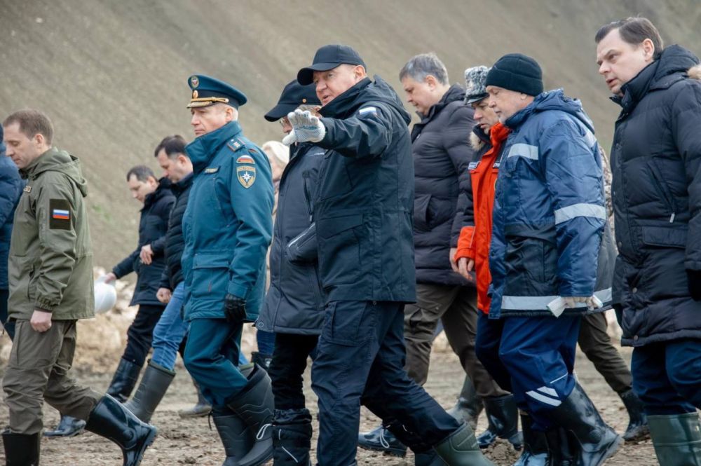 Роман Старовойт ознакомился с ходом работ по ликвидации последствий крушения танкеров в Керченском проливе Роман Старовойт ознакомился с ходом работ по ликвидации последствий крушения танкеров в Керченском проливе