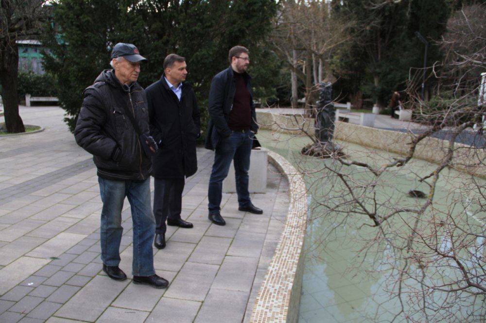 Константин Шимановский: По обращениям активного жителя города Николая Григорьевича Сидоренко совместно с заместителем главы администрации Юрием Леонидовичем Журавлёвым прошлись по улице Садовой, Ленинградской, Рабочей... Константин Шимановский: По обращениям активного жителя города Николая Григорьевича Сидоренко совместно с заместителем главы администрации Юрием Леонидовичем Журавлёвым прошлись по улице Садовой, Ленинградской, Рабочей...