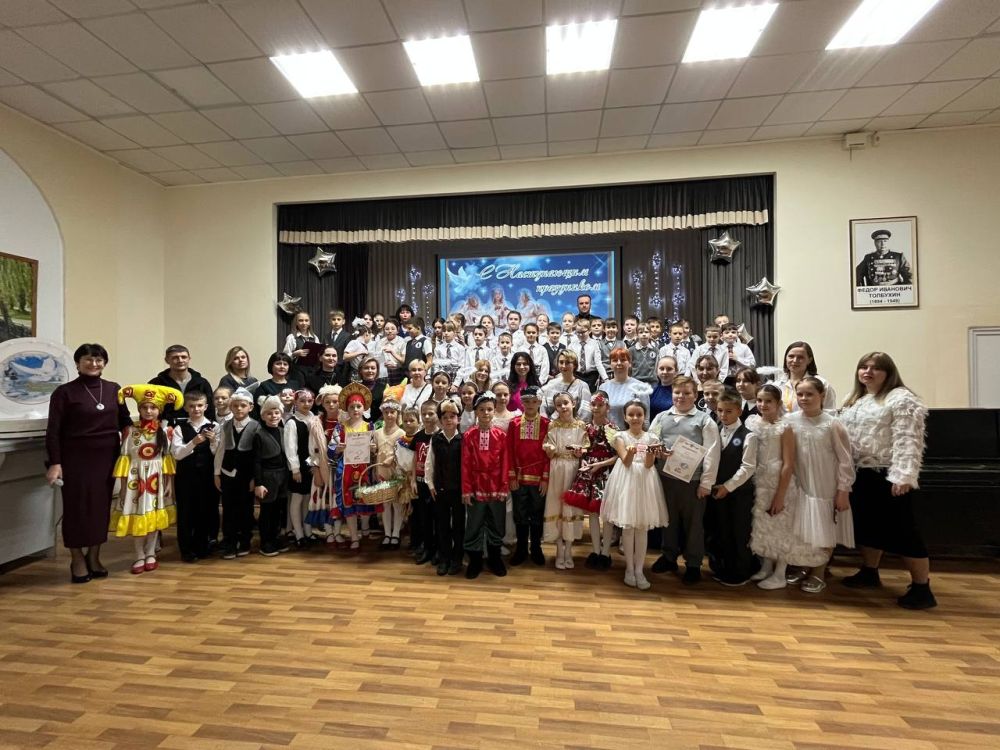 17 января в МБОУ «СОШ N 4 имени маршала Ф.И. Толбухина» города Симферополя состоялось тематическое мероприятие «Путешествие по зимним православным праздникам на Руси» 17 января в МБОУ «СОШ N 4 имени маршала Ф.И. Толбухина» города Симферополя состоялось тематическое мероприятие «Путешествие по зимним православным праздникам на Руси»