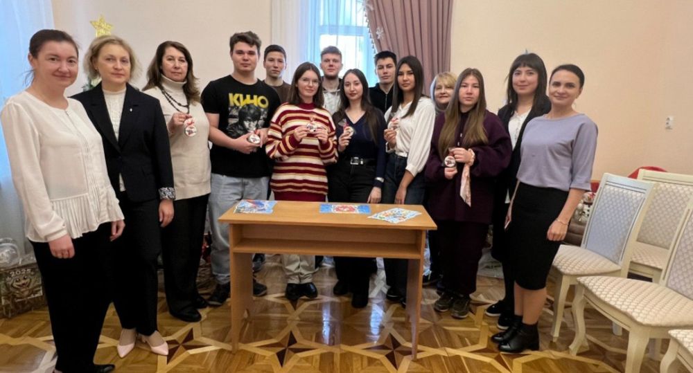 Отдел регистрации рождения города Симферополя провел День открытых дверей, приуроченный ко Дню Республики Крым для студентов-юристов третьего курса Открытого Таврического колледжа в сопровождении преподавателей правовых... Отдел регистрации рождения города Симферополя провел День открытых дверей, приуроченный ко Дню Республики Крым для студентов-юристов третьего курса Открытого Таврического колледжа в сопровождении преподавателей правовых...