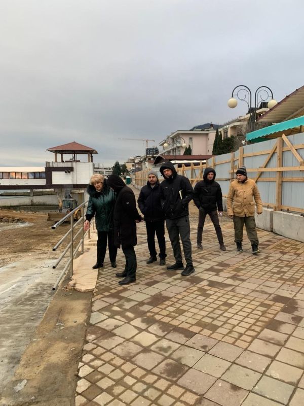 Галина Огнёва: Начала субботнее утро с контроля за ходом работ по отсыпке и ремонту берегоукрепительных сооружений Галина Огнёва: Начала субботнее утро с контроля за ходом работ по отсыпке и ремонту берегоукрепительных сооружений