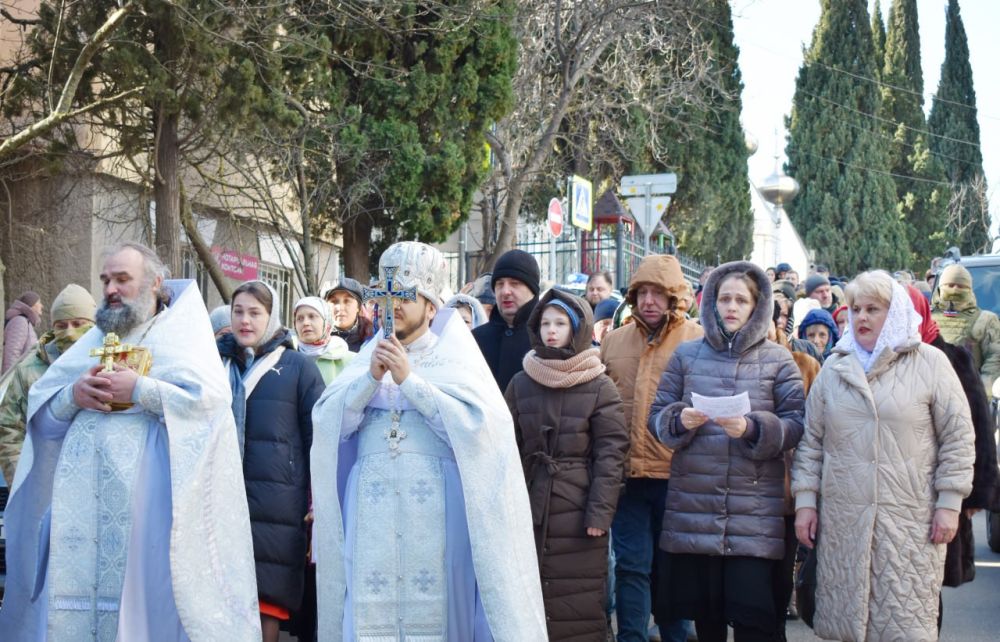 Галина Огнёва: Сегодня в праздник Крещения Господня состоялось освещение воды в Черном море Галина Огнёва: Сегодня в праздник Крещения Господня состоялось освещение воды в Черном море