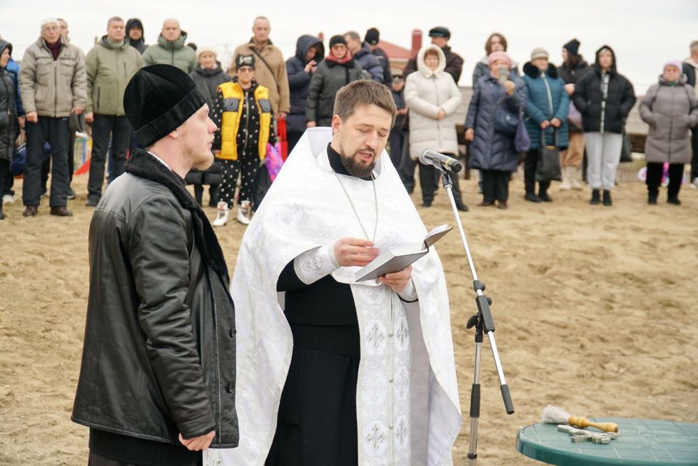 Евпатории прошли крещенские купания Евпатории прошли крещенские купания
