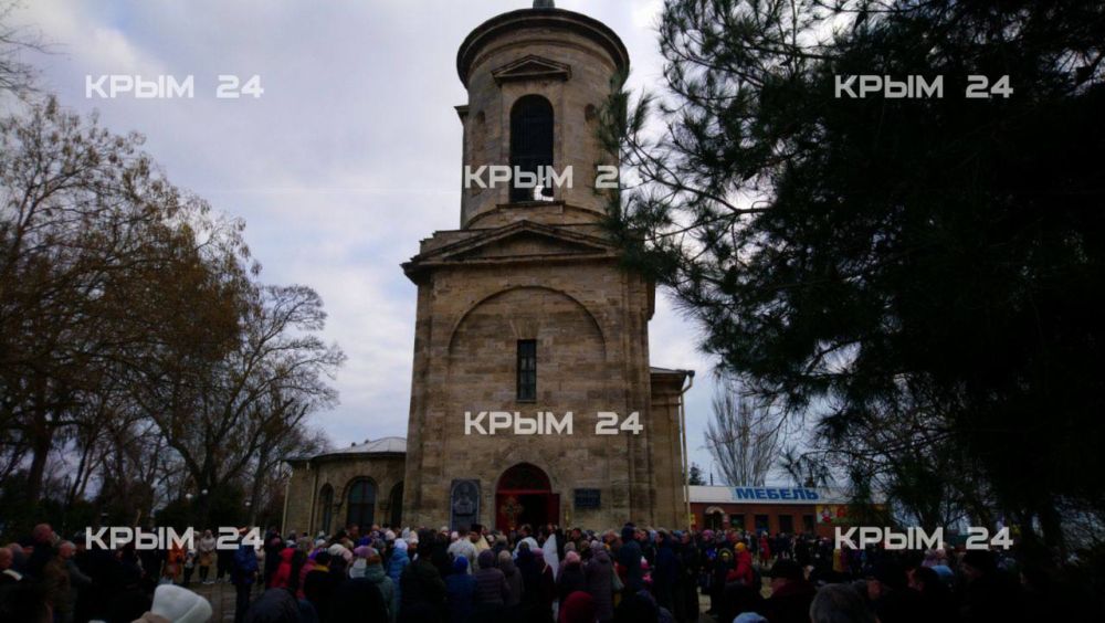 В Керчи прошёл крёстный ход от храма Иоанна Предтечи В Керчи прошёл крёстный ход от храма Иоанна Предтечи