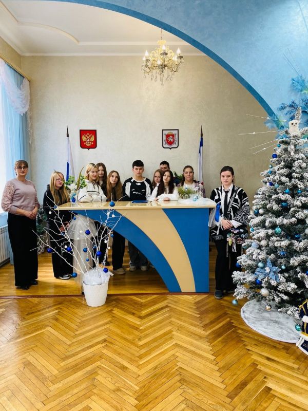 Феодосийский городской отдел ЗАГС провёл День открытых дверей, приуроченный к сегодняшнему значимому празднику - Дню Республики Крым Феодосийский городской отдел ЗАГС провёл День открытых дверей, приуроченный к сегодняшнему значимому празднику - Дню Республики Крым