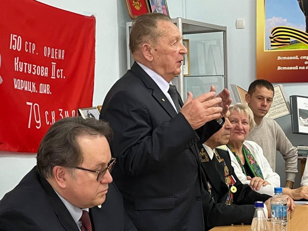 Неразрывная связь поколений Неразрывная связь поколений