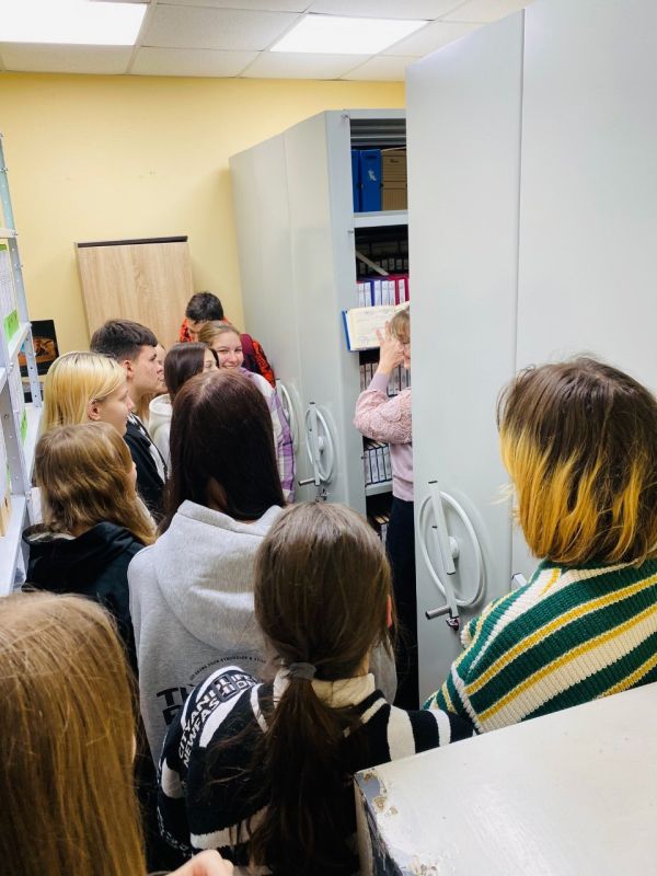 Феодосийский городской отдел ЗАГС провёл День открытых дверей, приуроченный к сегодняшнему значимому празднику - Дню Республики Крым Феодосийский городской отдел ЗАГС провёл День открытых дверей, приуроченный к сегодняшнему значимому празднику - Дню Республики Крым