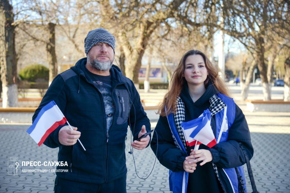 В Евпатории прошла акция, организованная молодёжью города В Евпатории прошла акция, организованная молодёжью города