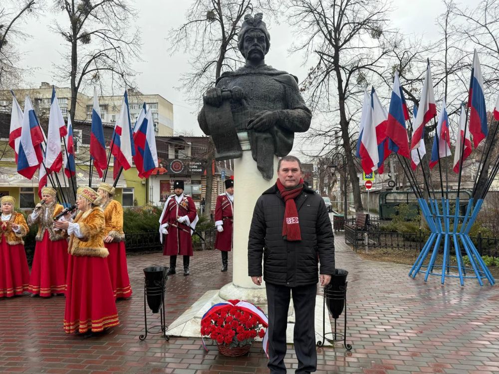 В Крыму отметили день воссоединения славянских народов — 371-ю годовщину Переяславской рады В Крыму отметили день воссоединения славянских народов — 371-ю годовщину Переяславской рады