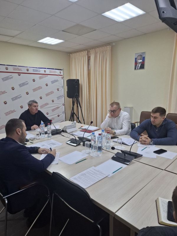 Николай Воробьев провел еженедельное совещание в ГКУ РК «Инвестстрой» о ходе строительства объектов в Республике Крым Николай Воробьев провел еженедельное совещание в ГКУ РК «Инвестстрой» о ходе строительства объектов в Республике Крым