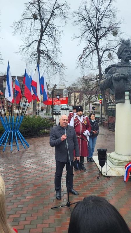 В Крыму отметили день воссоединения славянских народов — 371-ю годовщину Переяславской рады В Крыму отметили день воссоединения славянских народов — 371-ю годовщину Переяславской рады