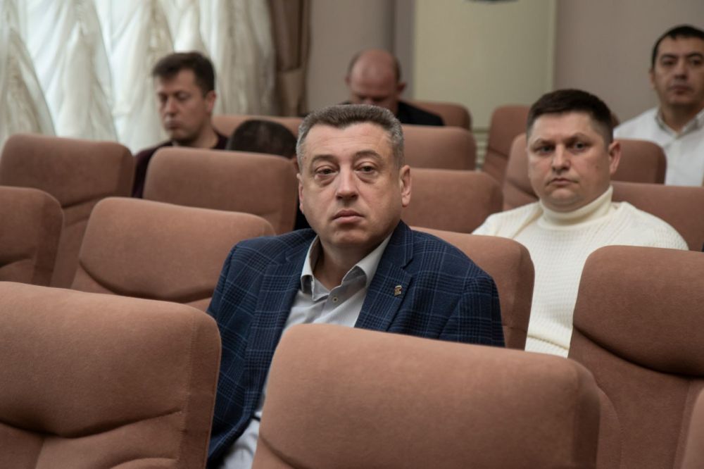 Состоялось оперативно-хозяйственное совещание, в ходе которого руководители структурных подразделений отчитались о проделанной работе Состоялось оперативно-хозяйственное совещание, в ходе которого руководители структурных подразделений отчитались о проделанной работе