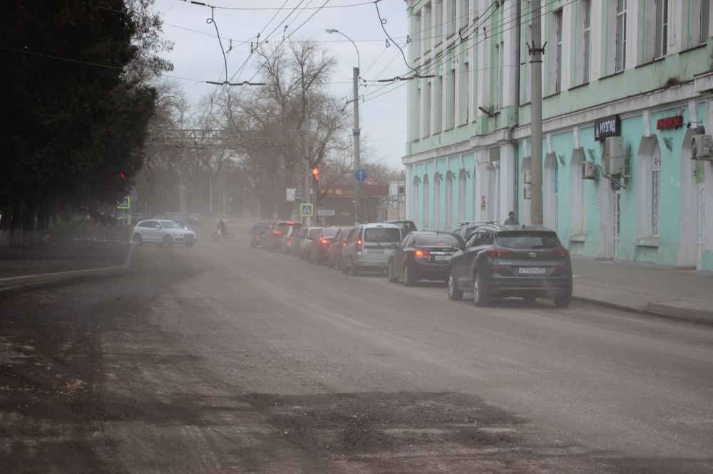 #жкх. Начался новый сезон дорожных ремонтных работ. Подрядная организация «СТГ-Юг» выполняет фрезерование на отрезке дороги от ул. Кирова, 28 до ул. Свердлова. Это один из участков, где запланирован ремонт дорожного полотна #жкх. Начался новый сезон дорожных ремонтных работ. Подрядная организация «СТГ-Юг» выполняет фрезерование на отрезке дороги от ул. Кирова, 28 до ул. Свердлова. Это один из участков, где запланирован ремонт дорожного полотна