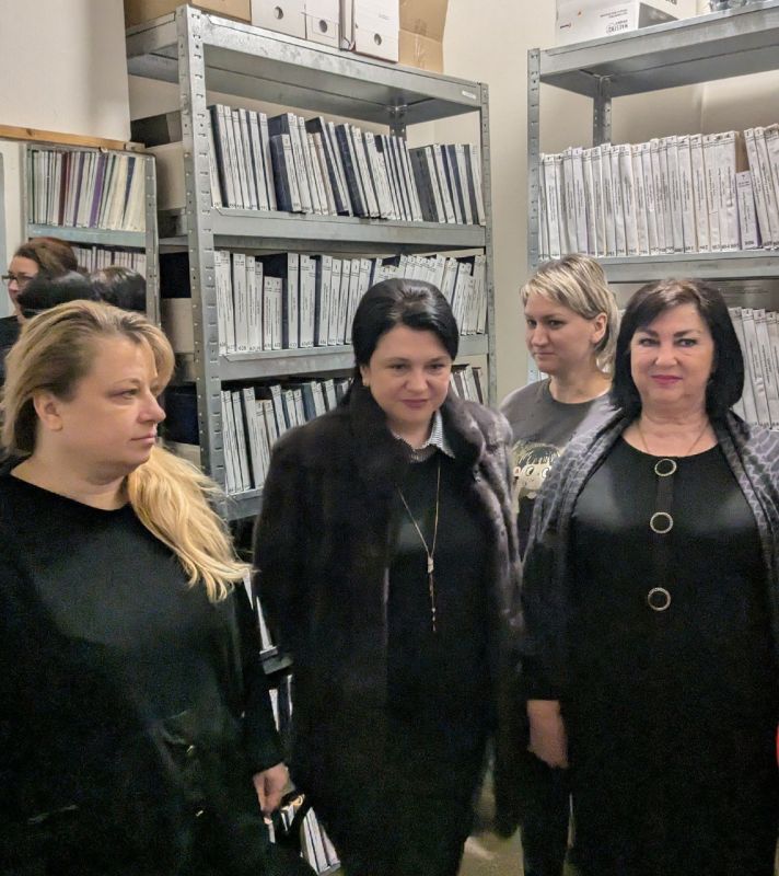 Сакский районный отдел ЗАГС на День открытых дверей, посвящённый Дню Республики Крым, пригласил сотрудников Налоговой инспекции № 3 города Саки Сакский районный отдел ЗАГС на День открытых дверей, посвящённый Дню Республики Крым, пригласил сотрудников Налоговой инспекции № 3 города Саки