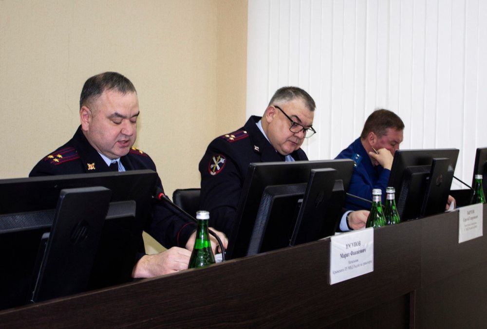 В Крымском ЛУ МВД России на транспорте подвели итоги оперативно-служебной деятельности за 2024 год В Крымском ЛУ МВД России на транспорте подвели итоги оперативно-служебной деятельности за 2024 год