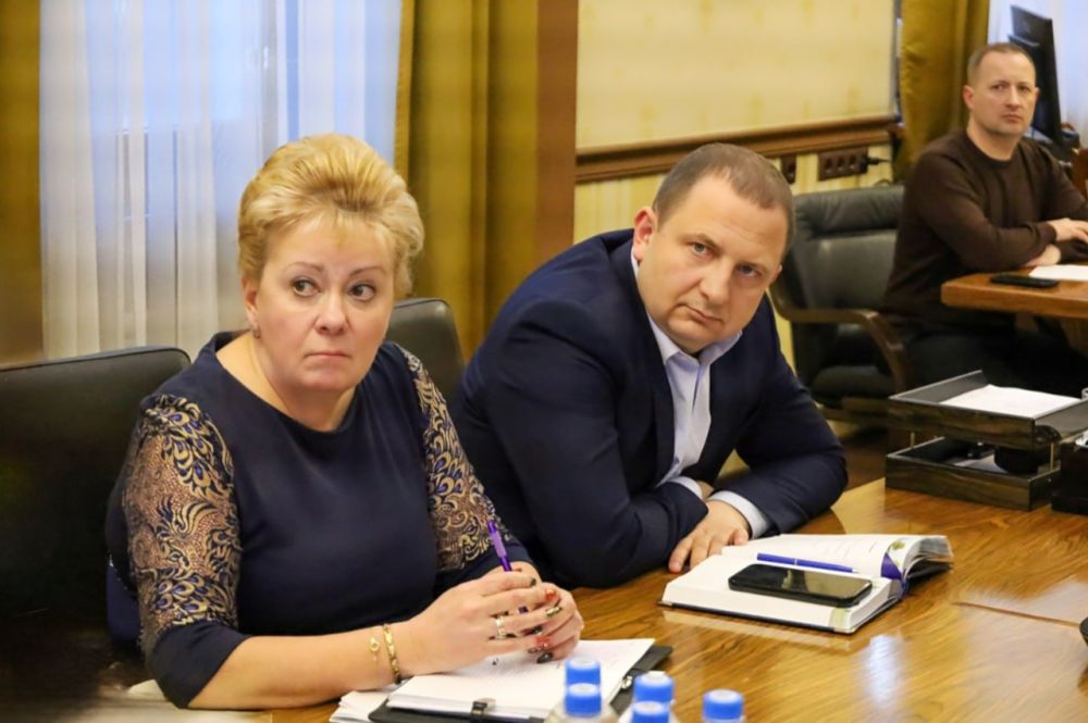Юрий Гоцанюк: На совещании с главами муниципальных образований обсудили вопросы саночистки, демонтажа незавершенного строительства, ремонта дорог, функционирования общественного транспорта и обустройства экопарковок в... Юрий Гоцанюк: На совещании с главами муниципальных образований обсудили вопросы саночистки, демонтажа незавершенного строительства, ремонта дорог, функционирования общественного транспорта и обустройства экопарковок в...